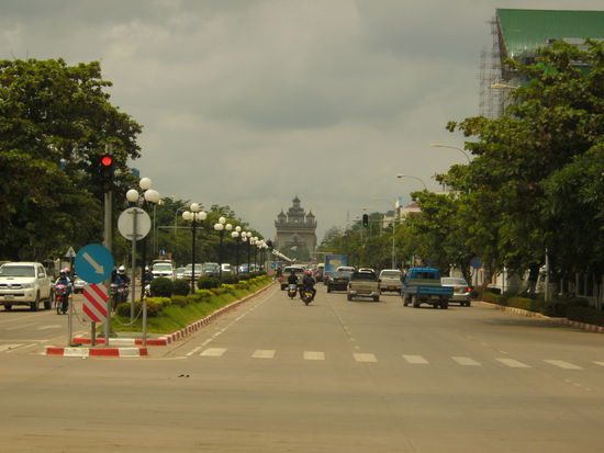 Avenue Lane Xang, die Champs-Élysées von Vientiane