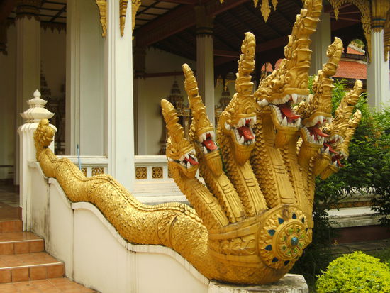 siebenköpfige Schlange im Wat That Foun