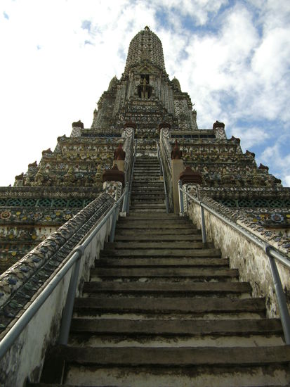 Wat Arun | da waren wir oben (Ende der Stufen)