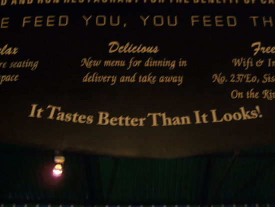 Schild in einem Restaurant (Phnom Penh)