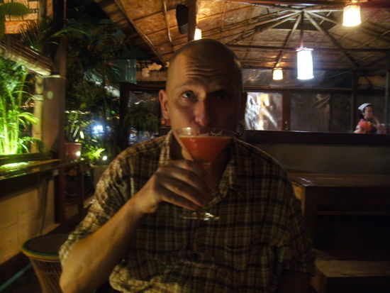 Fotobeweis #2 | Robert schlürft in Thailand