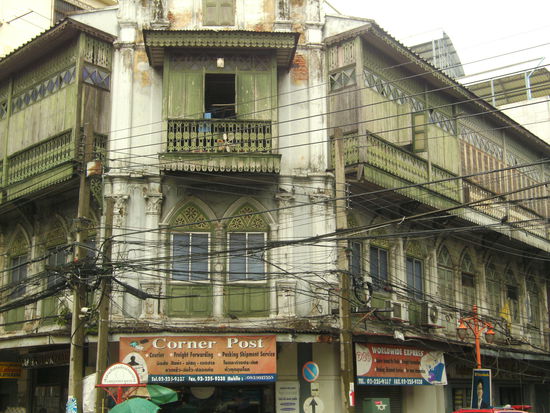 Leitungswirrwarr in Chinatown