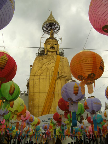 Buddha-Fest beim "Standing Buddha"