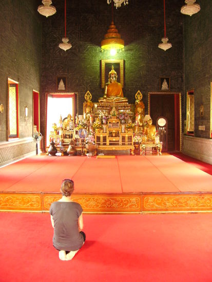 Feli vor dem "Lucky Buddha"