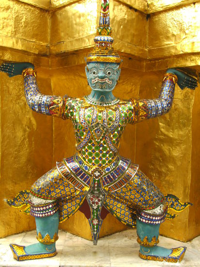 eine der unzähligen Prunkfiguren (Königspalast)