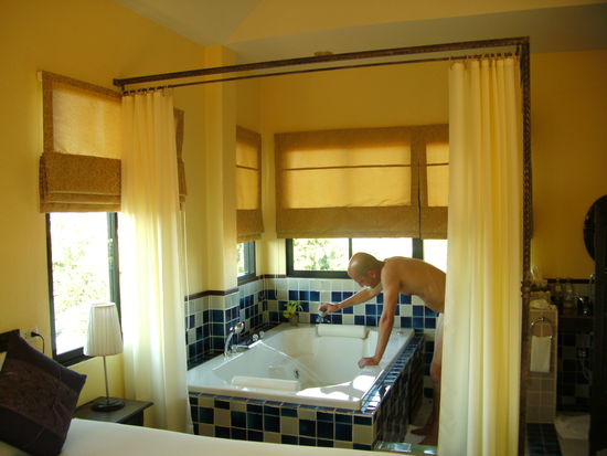 der Whirlpool wird befüllt