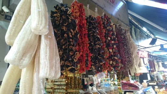 Getrocknetes Gemüse zum Befüllen und Einlegen.