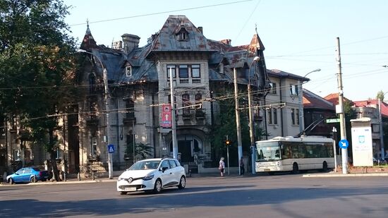 Bröckelnde Fassaden in Bukarest.