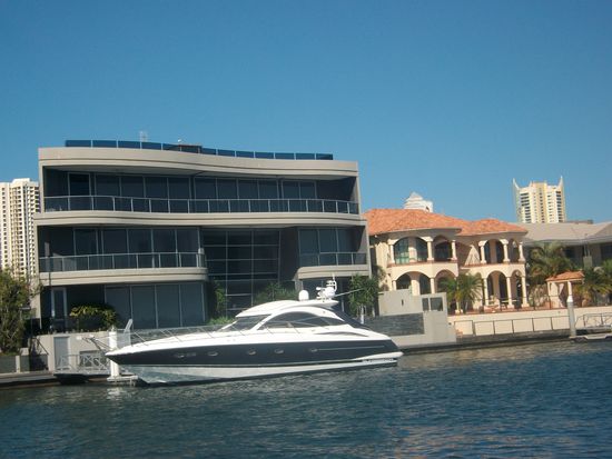 Wenn ich einmal älter und reicher bin, hab ich auch eine Yacht vor meinem 8 Mio. $ Haus...