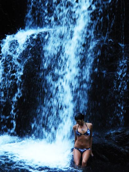 wunderschoene Wasserfaelle in der Naehe von Cairns