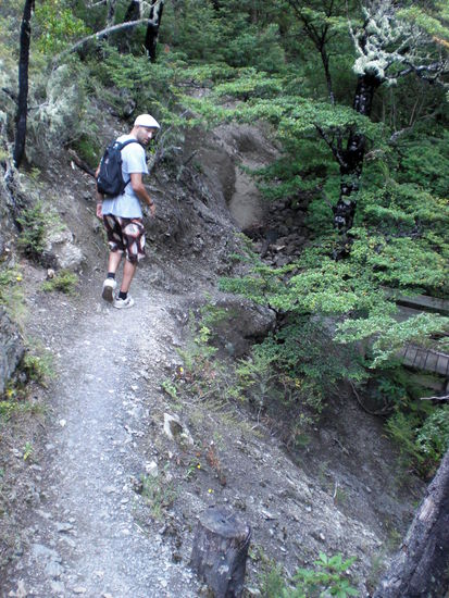 der start, schmaler weg, aber noch human