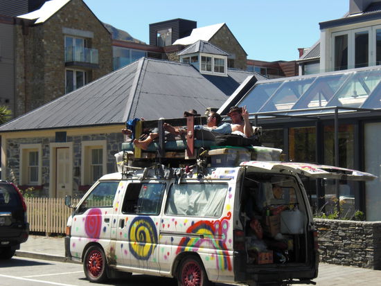 geil, Bett auf'n Dach spart Platz