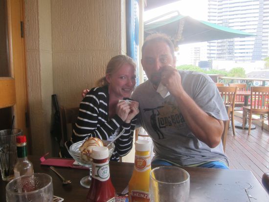 War schon ganz lustig als bei Kelly die Tränen flossen. Aber guter Ehemann wie Tim ist, erklärte er sich solidarisch hehe.