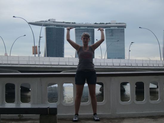 Wir wissen jetzt übrigens wie das Schiff da rauf gekommen ist.