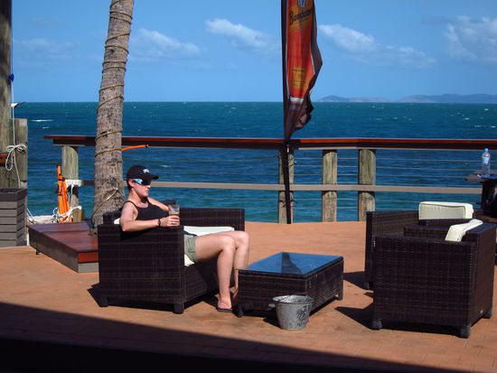 X-Base mit "billigem" Bier juhuuuuuuuuuuuu und da nehm ma noch eins Herr Ober ............. Herr Ober ............. verdammt das war ja ich --&gt; Selbstbedienung grml!