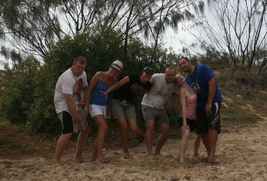 Die Überlebenden. Von links: David (Vielfresser), Anja (Frau von David und aus Polen), Tatz, wieder ein Tatz, Kelly (Prinzessin und Frau von Tim) und last but not least, Tim (der relaxeste und netteste Kerl ever). PS: Meine Wampe ist nich so groß wie auf dem Bild.