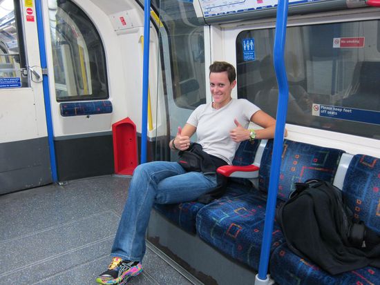 Man(n) beachte die Tafel auf der Scheibe !