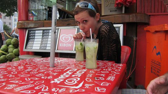 Bei den Preisen (€ 2 für die Caipi) muss man zuschlagen gg. Im Hostel sind sie größer, stärker und kosten umgerechnet nur € 1,70. Tja, den Rest könnt ihr euch denken haha.