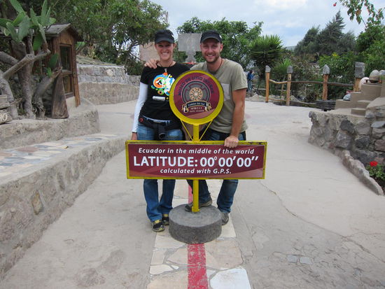 Die wirkliche mit GPS vermessene Äquatorlinie.
So Long
Gernot und Kathi!