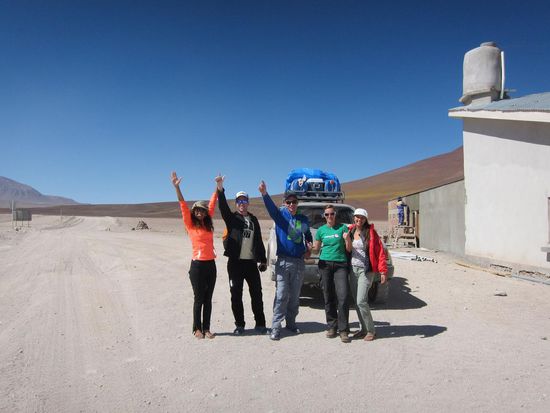 Truppe beim Eingang zum Nationalpark. Von Link:. Sandra (BR), Repo, Flo, Tatz und Caroline (BR).