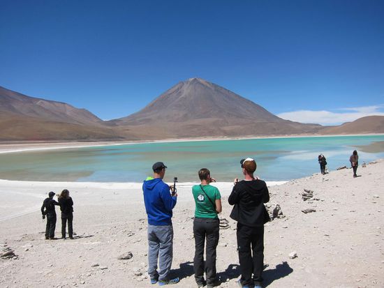 Laguna Verde (grün). Das Wasser ist blau, wenn der Wind jedoch das Wasser etwas in Wallung bringt dann verfärbt es sich grün.