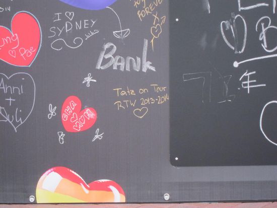 Am Darling Harbour steht eine Klagemauer und wir haben uns gleich mal verewigt.