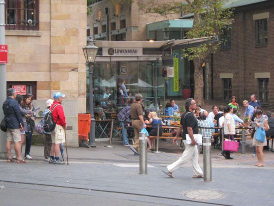 Löwenbräu. Da war die Versuchung schon groß, einzukehren .