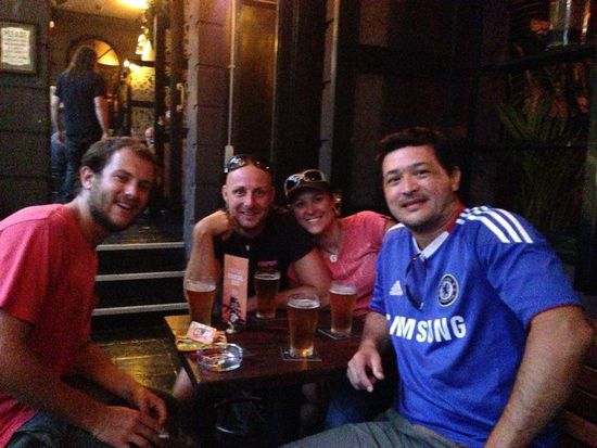 Links Thomas Lang haha geil oder? Auf der rechten Seite Eduardo.