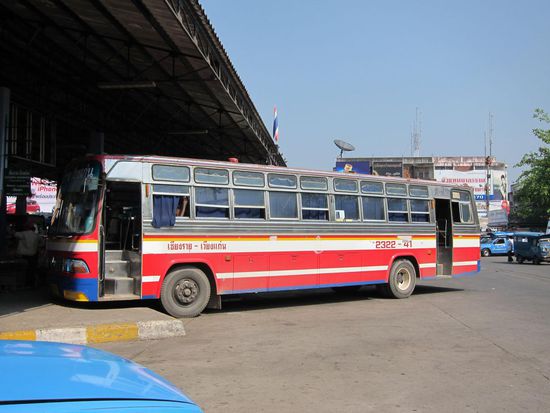 So wird der Bus zur laotische Grenze aussehen, dafür kostet er nur etwas mehr als einen Euro.