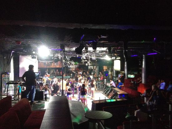 Und in der Disco waren wir auch. Papa Sterli, ich habe im Tischfußball alles abgeräumt und wurde auf Händen getragen, du wärst stolz auf mich gewesen !