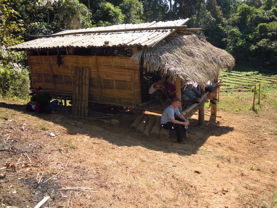 Zwischendurch mal eine Pause. Die Hitze und die Luftfeuchte waren unglaublich, obwohl wir im Norden waren und für die Thais es die kühle Zeit ist. Na da bin ich ja mal auf den Süden gespannt.