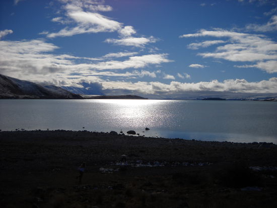 Der See Tekapo, bei dem wir an den heißen Quellen halt gemacht haben.
