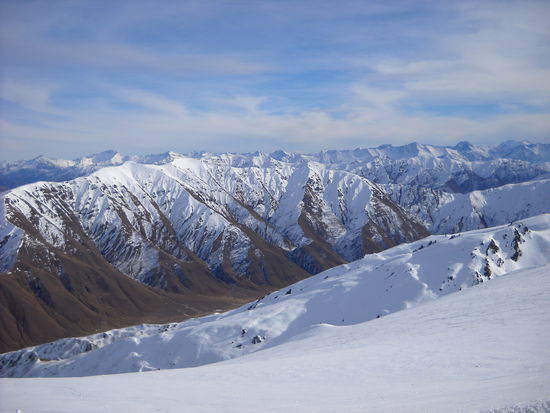 Na...erkennt ihr die Bergkuppen(jetzt hab ich auch schön brav ein Bild von den Bergen reingestellt)
