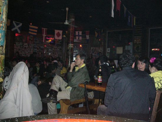 Im café Journal beim Fussball gucken