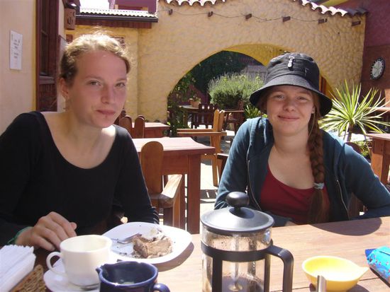 Nadine und Marina beim Kaffee