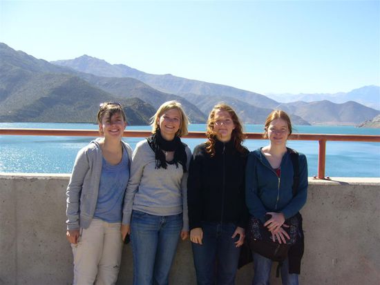 Auf der Staumauer des Elqui Flusses