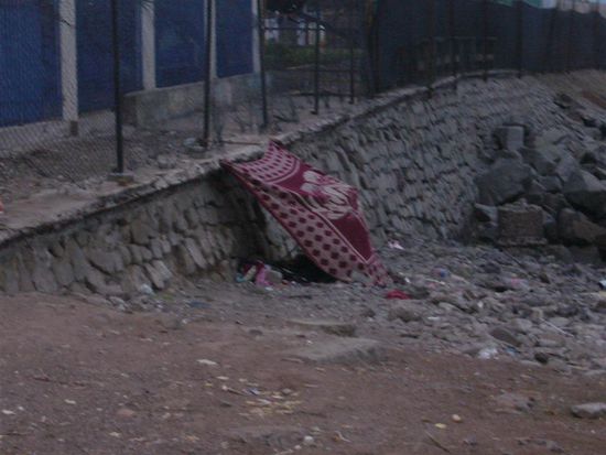 Eine Art von Unterlunft, die wir oft hier gesehen haben...