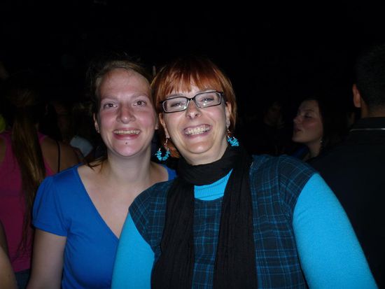 Nadine und Maja in der Disko