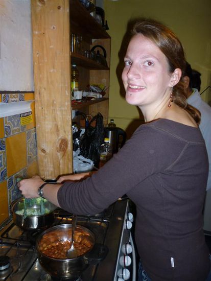 Nadine beim Kochen 