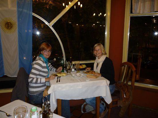 Abends beim lecker Steakessen  Alles zusammen für nicht mal 18 Euro mit je 2 Getränken