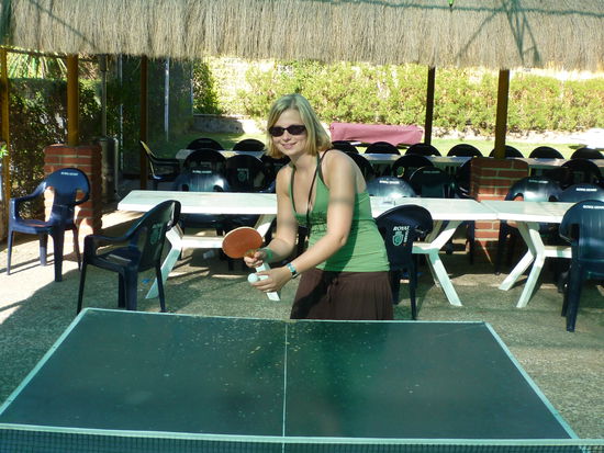 Wir haben ganz viel Tischtennis, einmal bis halb 2 nachts^^ Macht echt Spaß, hätte ich nicht gedacht