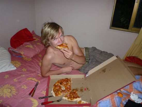 Abends haben wir uns Pizza bestellt 