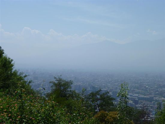 Am Horizont kann man die Anden nur erahnen