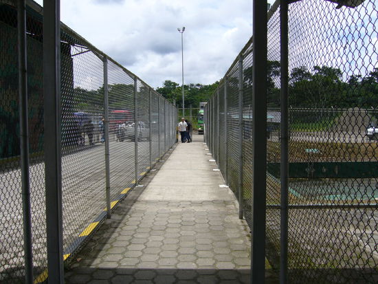 Wo's Oel gibt, wird geguckt, wer so alles an Ausländern rein kommt!