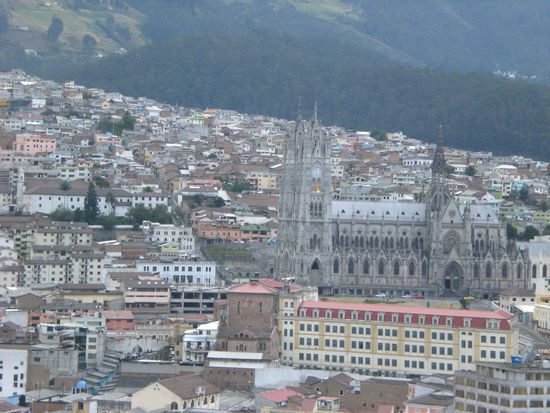 Altstadt Quito mit Basilika