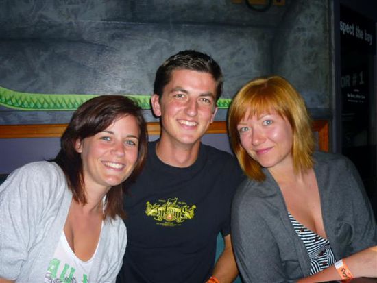 gwen aus belgien, eric und lotta im cheeky monkey's
