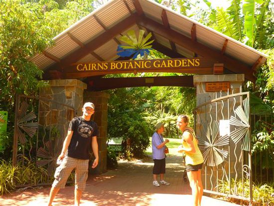 botanischer garten mit michael und emilie im vordergrund^^
