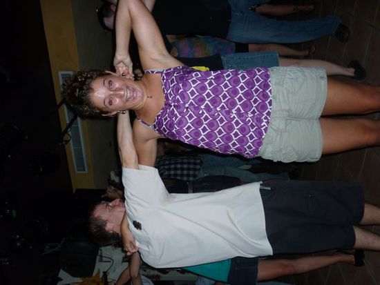achja, das war uebrigens der sexy australier, der mir dann zugeteilt wurde beim salsa tanzen...leider leider musste ich mir die ganze zeit nur das brett lachen und er fands glaub total toll aber salsa ansich macht echt spass und die musik ist auch der hammer