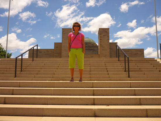 ich vor dem war memorial