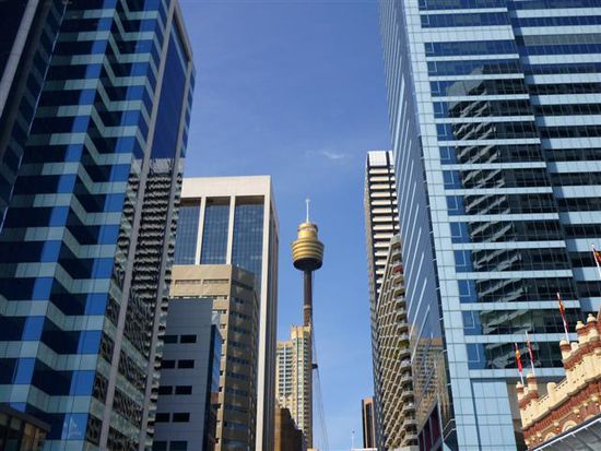 sydney towe von weitem...